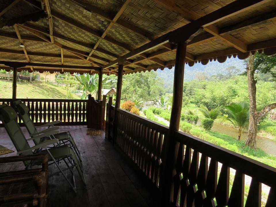 Batu Kapal Jungle Houses Hotel Berastagi Ngoại thất bức ảnh